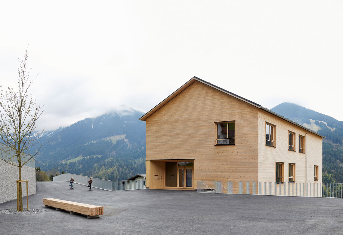 Schule und Saal Laterns